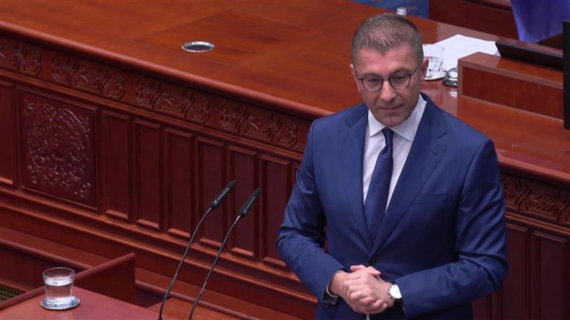 Мицкоски: Граѓаните се иселуваат кога ве гледаат во Дубаи како уживате на Харис Џиновиќ и на јахти, а не сте во затвор