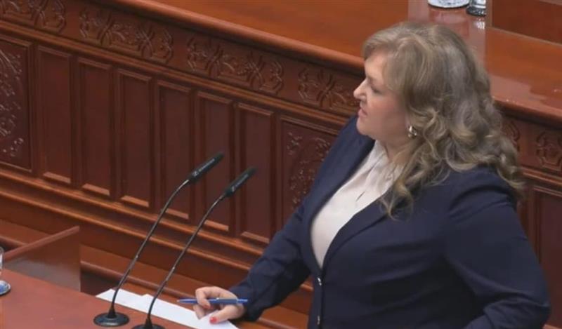 Петровска до Мисајловски: Зошто две години во Министерството за одбрана платите не се зголемени?