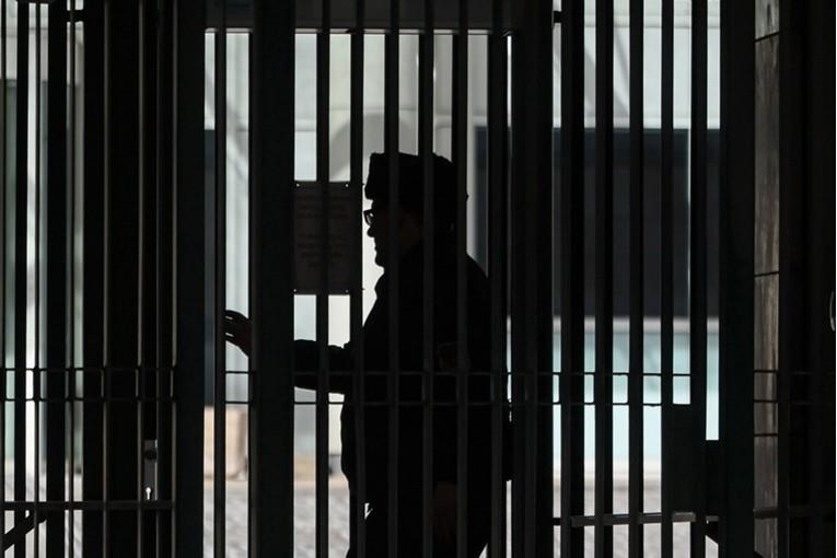 Британец призна дека ја дрогирал и силувал сопругата- им ја нудел и на десетина други мажи