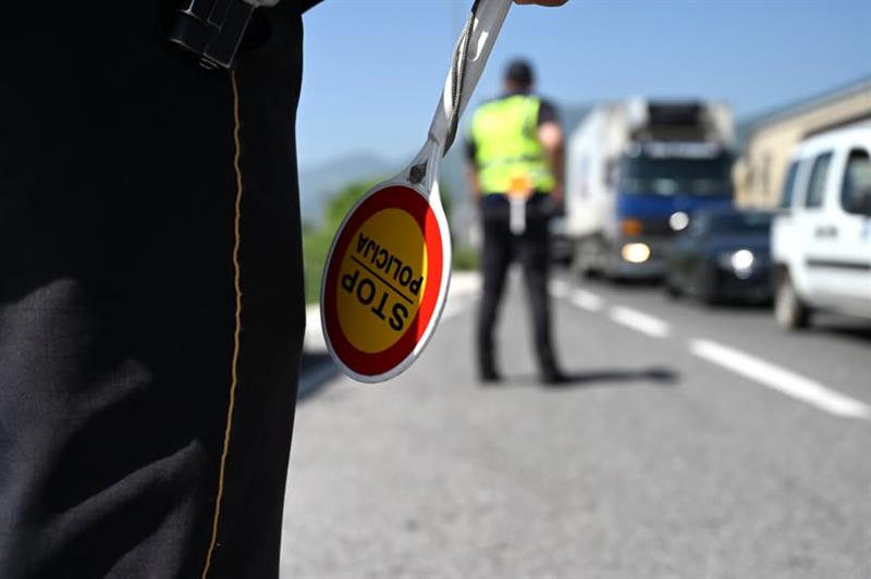 Возеле камиони во спротивна насока на патот Гостивар- Тетово, двајцата се уапсени 