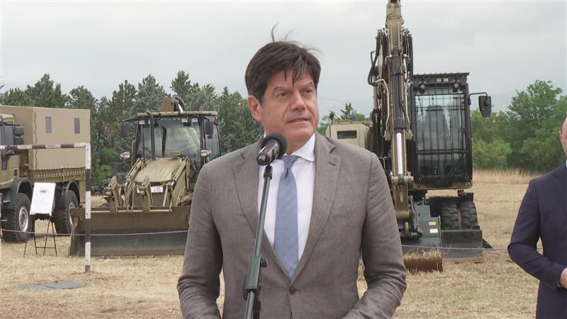 ЕУ ги пофали реформите, спасени милионите од планот за раст