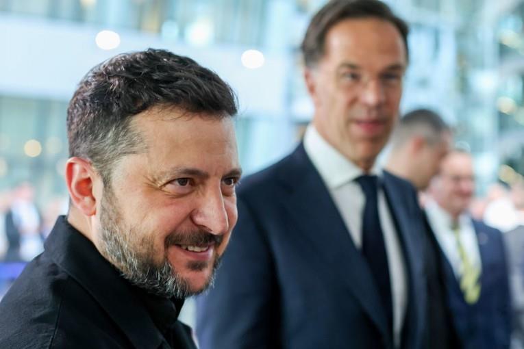 НАТО ќе обезбеди 140 милијарди евра воена помош за Украина