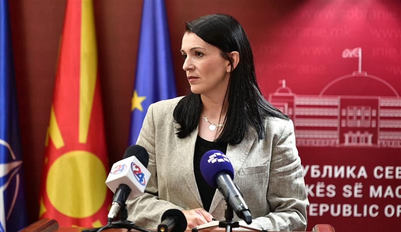 Костадиновска Стојчевска: Законот за македонскиот јазик две години не се спроведува