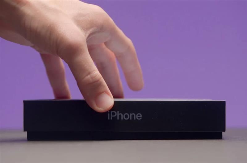 „Apple“ ќе го лансира преклопливиот „iPhone Ultra“: Откриени цената и спецификациите, но има проблем