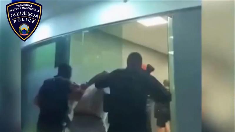 Удар за подземјето: Во Драч уапсени двајца членови на криминалната група „Беланоца“