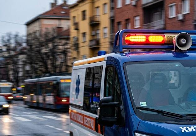 Ужасна трагедија во центарот на Белград: Маж падна од четврти кат