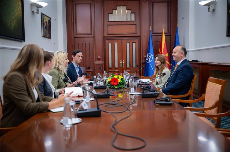 Средба на  Гаши, со претставниците на Националната фондација за демократија и Институтот за европска политика