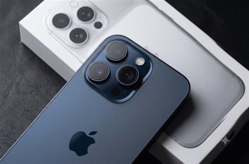 „Apple“ ја менува долгогодишната традиција: Новиот „iPhone“ добива промена што никој не ја сака