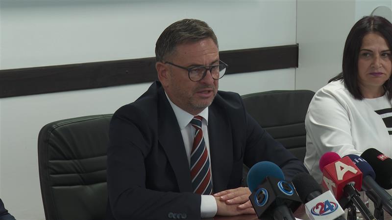 Претставници на поголемите стопански комори и министерството за економија на средба за оперативниот план за вработување