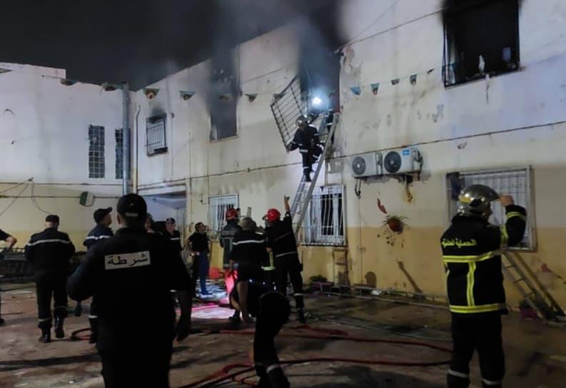 Најмалку 11 загинати во пожар во дом за згрижување во Алжир, пожарникарите со часови неуспешно се бореле (ВИДЕО) 