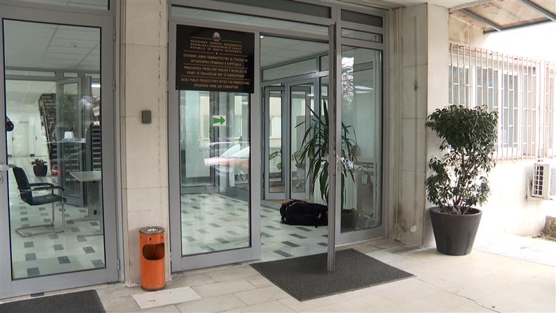 Владини претставници се мешаат во судската независност