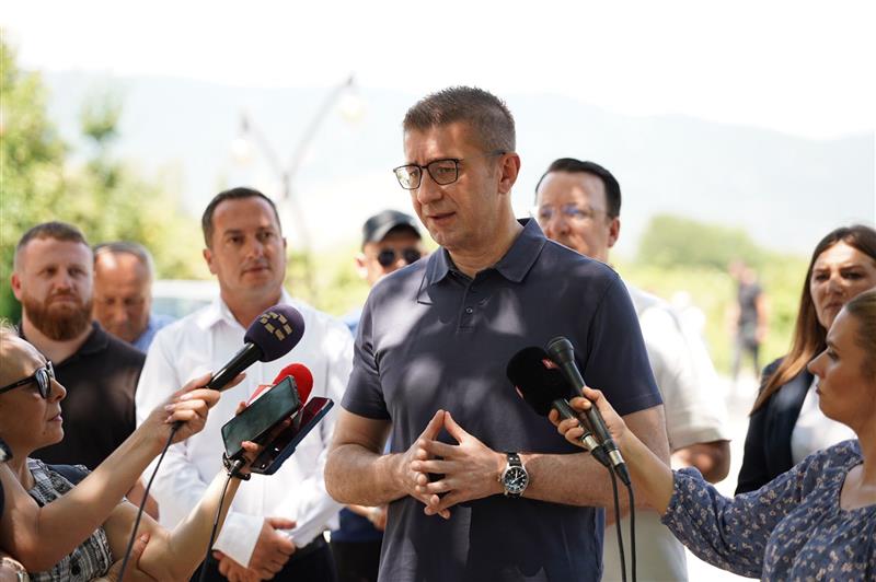 Мицкоски од Дебарца: Со поддршката за општините се реализираат околу 1.200 проекти низ државата
