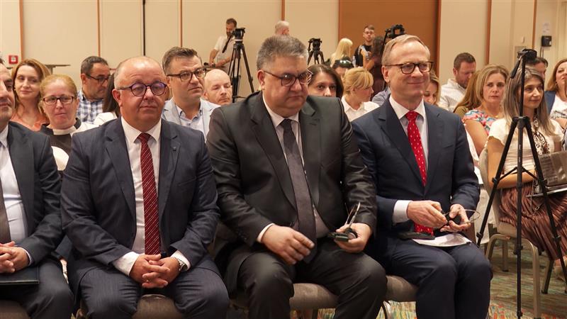 Започнува примената на мерит системот во јавната администрација – вработување само според компетенции 