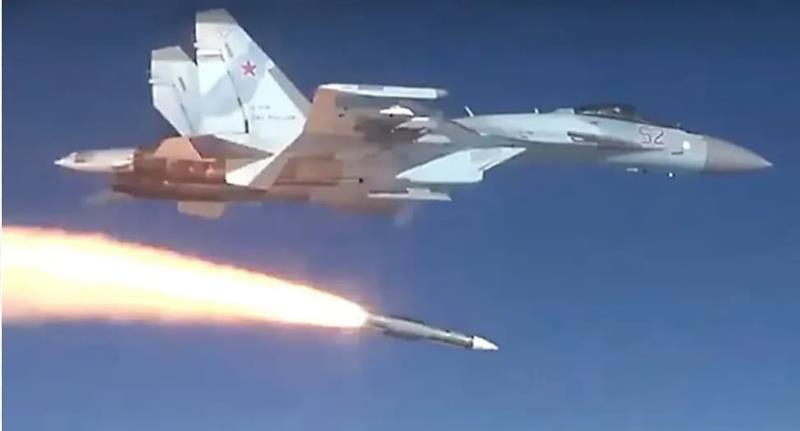 Украински Ф-16 собори руски Су-35 во прва воздушна битка во историјата, се огласи американски генерал (ВИДЕО)