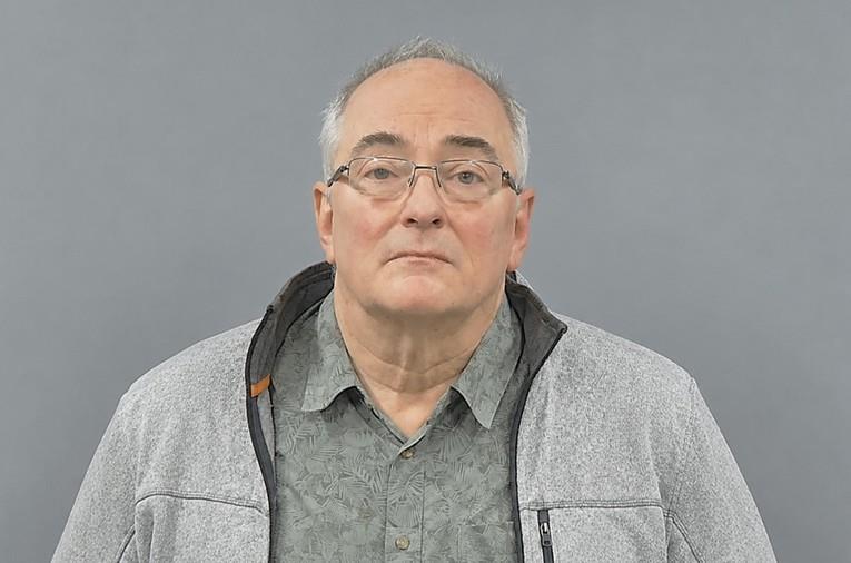 Поранешен полициски инспектор силувал мажи во притвор- осуден е 
