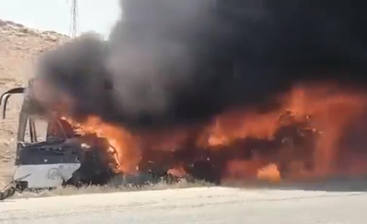 Најмалку 35 загинати во судар на патнички автобуси во Сирија (ВИДЕО)