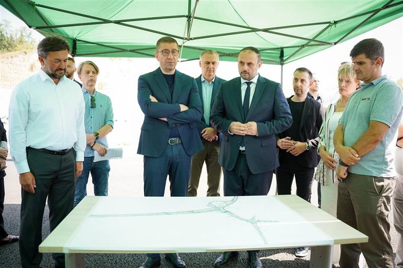 Мицкоски: Владата продолжува со силна поддршка за развој на Скопје, следува набавка на нова комунална опрема и електрични автобуси