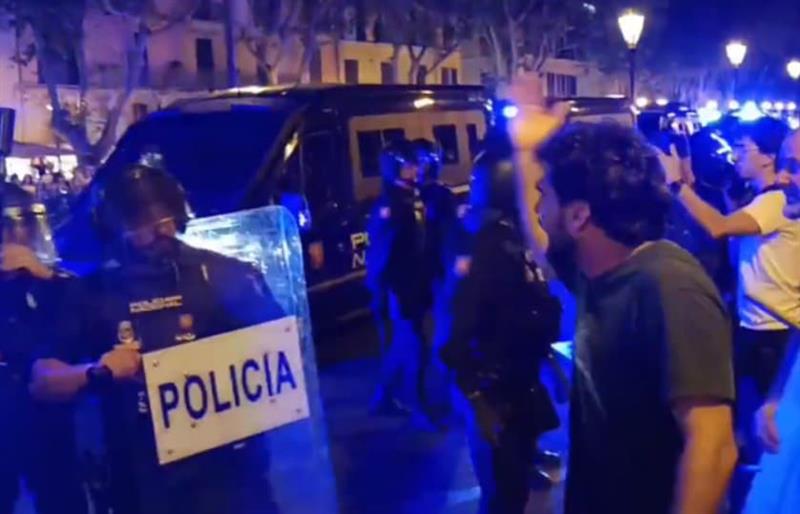 Големи протести воп Мајорка- над 25.000 протестираа против масовниот туризам (ВИДЕО)