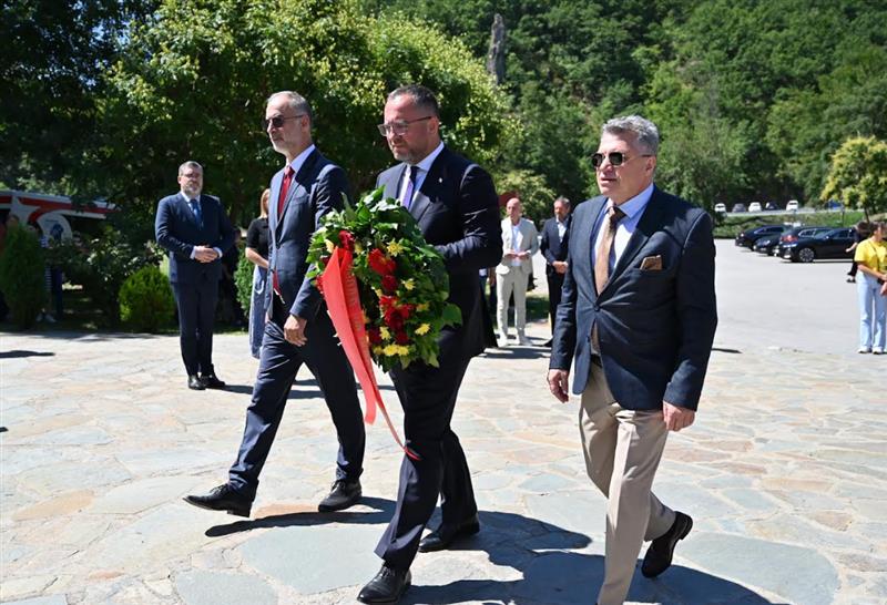 Тошковски на Илинден од Пелинце: Да ја чуваме слободата, да ја јакнеме државата и да ги негуваме вредностите 