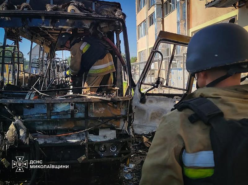 Украински дронови нападнаа 600 километри во Русија – во пламен база со стратешки бомбардери