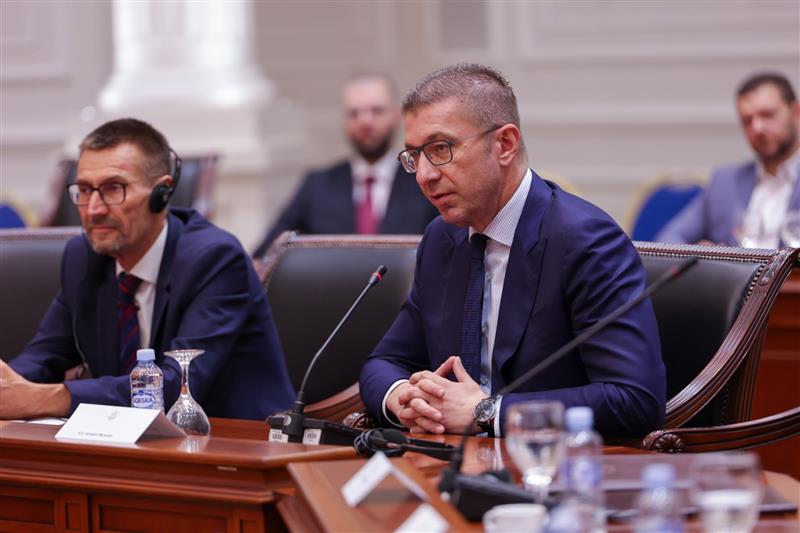 Мицкоски: Македонските аеродроми се најбрзорастечки во регионот
