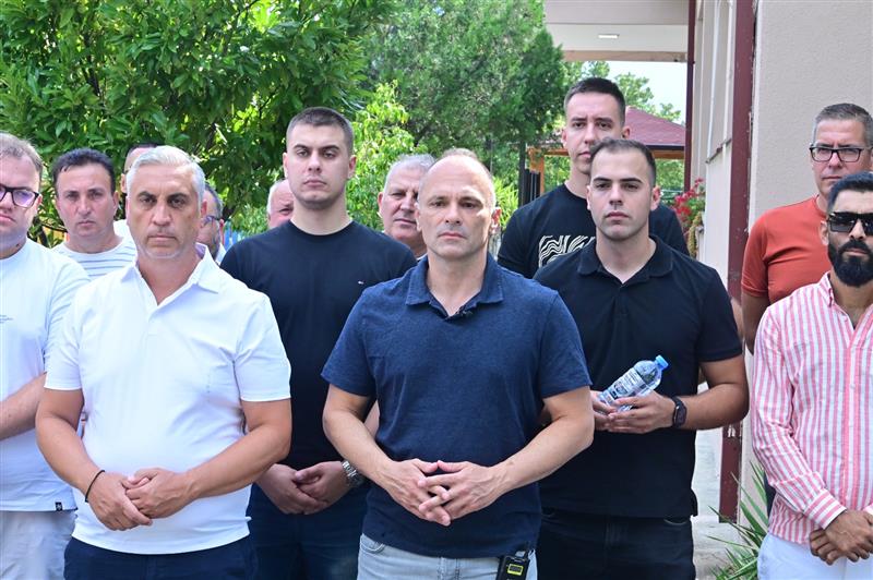 Филипче: Власта е исплашена, посегна по децата, организаторите и напаѓачите мора да одговараат
