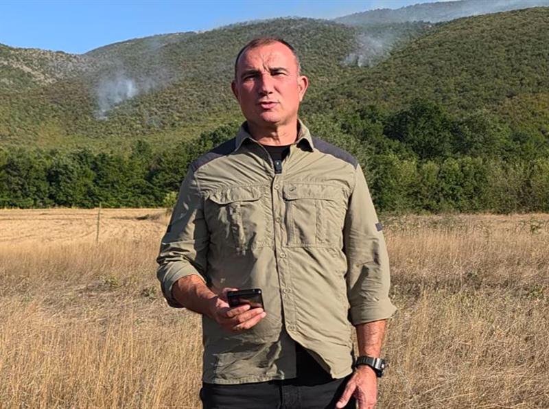 „Ертракторите“ цел дел гаснат над Рамни Габер, активни пожари има на осум места