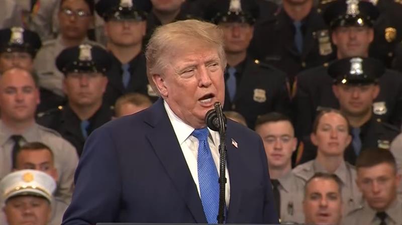 Трамп изјави дека ќе го прогласи Ормутскиот теснец за американска територија