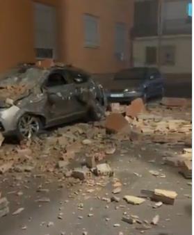 Видео: Земјотрес во Шпанија – луѓе бегаат од хотел, по улиците паѓаа урнатини, има повредни