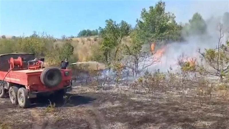 Четири активни пожари – прилепско Чаниште е безбедно, огнот се движи кон мариовско