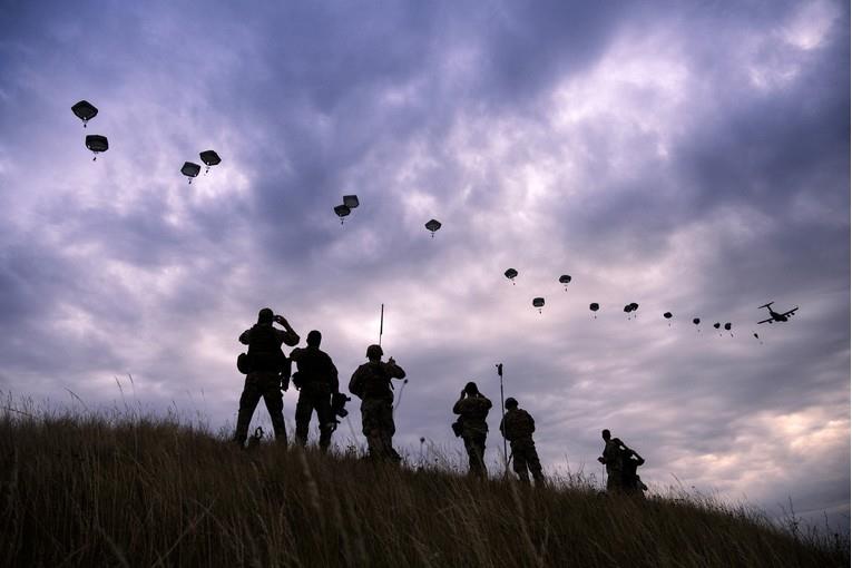 Бугарија ја засили заштитата на воените бази поради можни напади од Иран