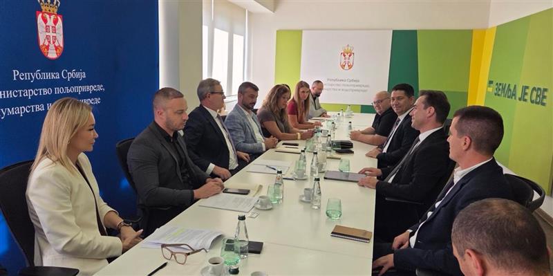 Миланов и Серафимовски во Србија: Зајакнување на соработката и олеснување на прометот на животни и производи меѓу двете земји
