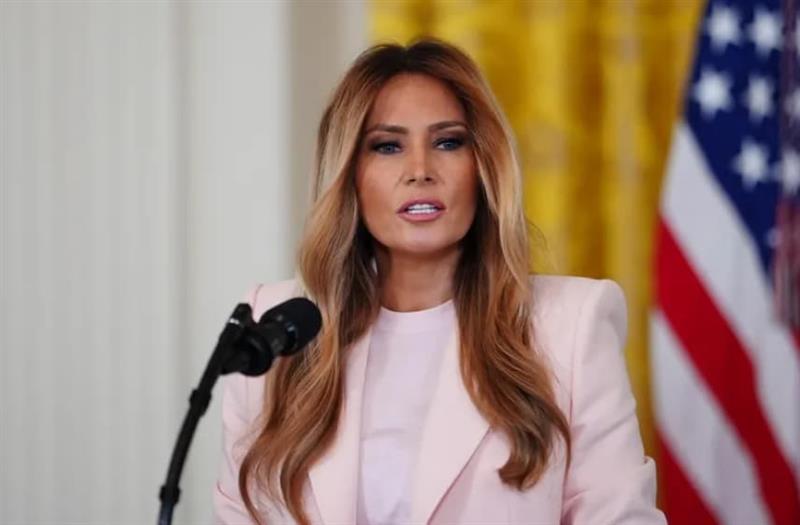 Меланија се појави во јавноста, прв пат по сторијата за Трамп и убавата блондинка: Слушнав дека ме баравте (ВИДЕО)