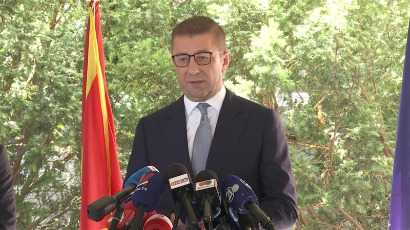 Мицкоски за Јотова: Нема да навлегувам во дискусија со луѓе заглавени во минатиот век