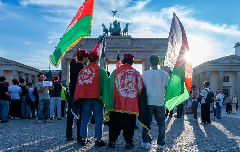 Германија депортира 23 Авганистанци, осудени за криминал и силувања 