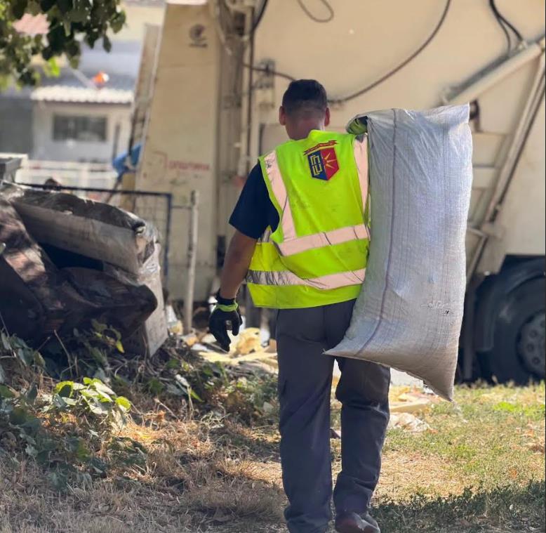 Општина Ѓорче Петров со акција за расчистување и уредување на просторот кај детското игралиште во Дексион