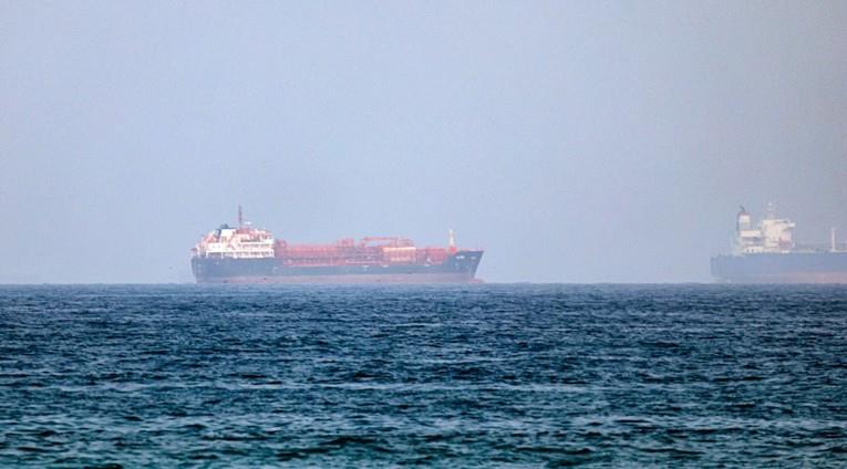 Паѓаат цените на нафтата- се зголемува надежта за отворање на Ормутскиот теснец 