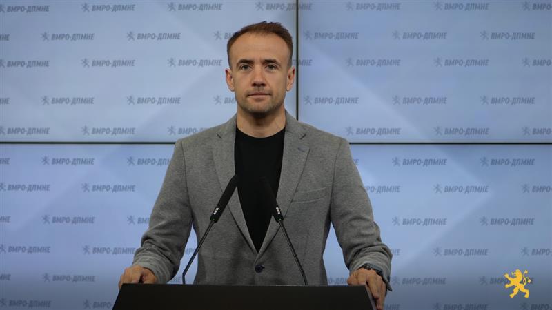 Стојаноски: Школски прибор намален за 10% на големо, за 15% на мало, јасно означени цени и заштита на семејниот буџет
