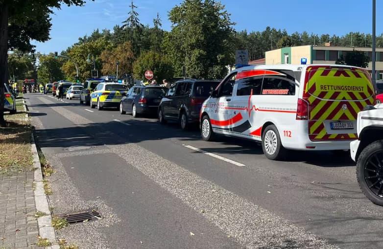 Хорор во училиште во Берлин: Две млади лица се убиени во напад со нож 