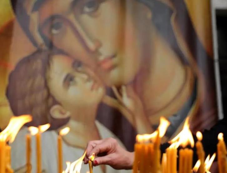 Православните верници денеска го слават празникот Успение на Пресвета Богородица
