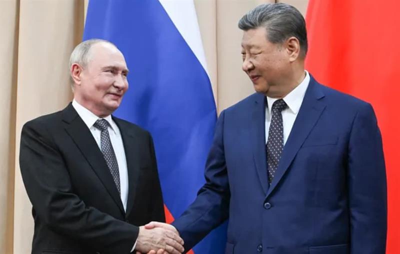 Путин и Си Џинпинг се сретнаа на маргините на самитот на ШОС: Кина и Русија го засилуваат стратешкото партнерство 