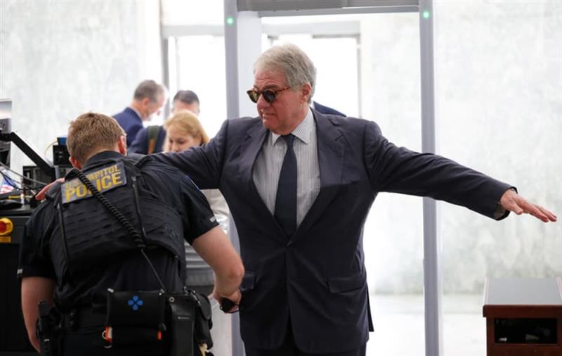 Милијардер одби да сведочи против Епштајн- му поднесе тужба на одборот 