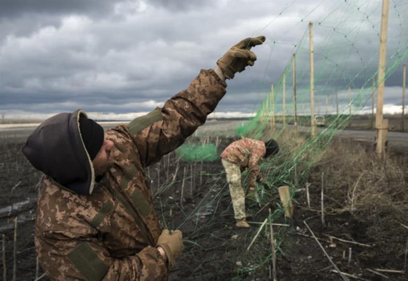 На украинските војници им е наредено да ги прекинат борбите- Русија веднаш изведе напад