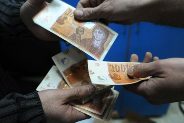 Уапсен е возачот на Игор Јанушев, барал мито, полицијата го фатила со обележани пари