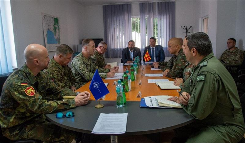 Командантот на Здружената команда на сојузничките сили на НАТО во Неапол во посета на нашата земја и Армијата