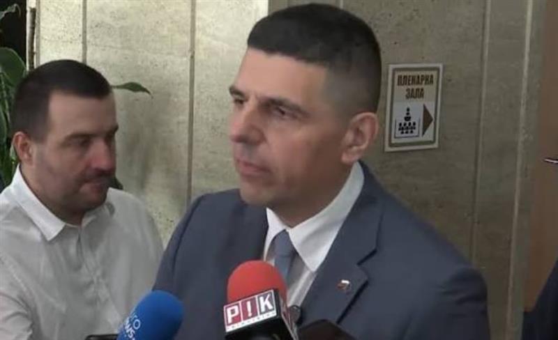 Заменик-директорот во Царинската управа се гони за мито од над 15.000 евра- му ги одбележале парите, ама им избегал