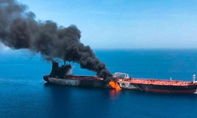 Корпусот на гардата на исламската револуција погоди танкер за нафта во Ормускиот Теснец