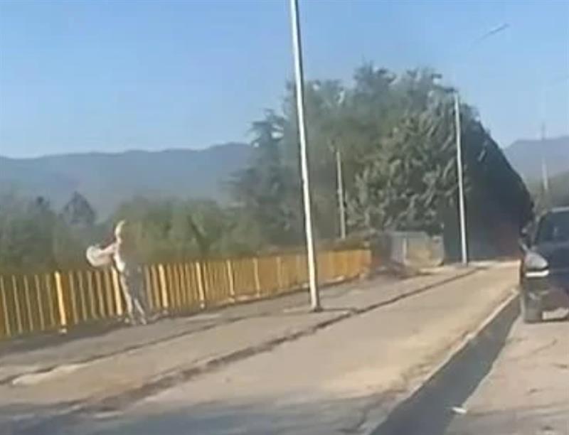 Повисока казна за паркирање, отколку за фрлање ѓубре во река: Парадокс во казнената политика