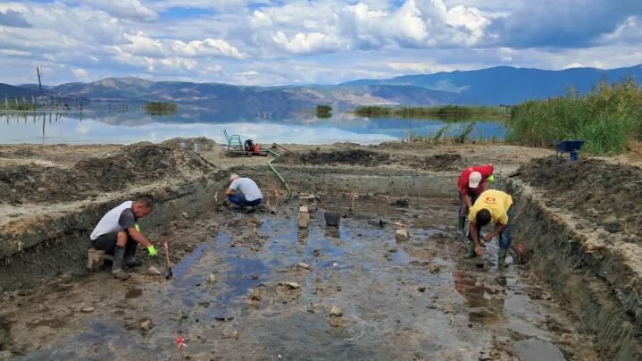 Продолжуваат истражувањата на праисториската наколна населба во Дојран 