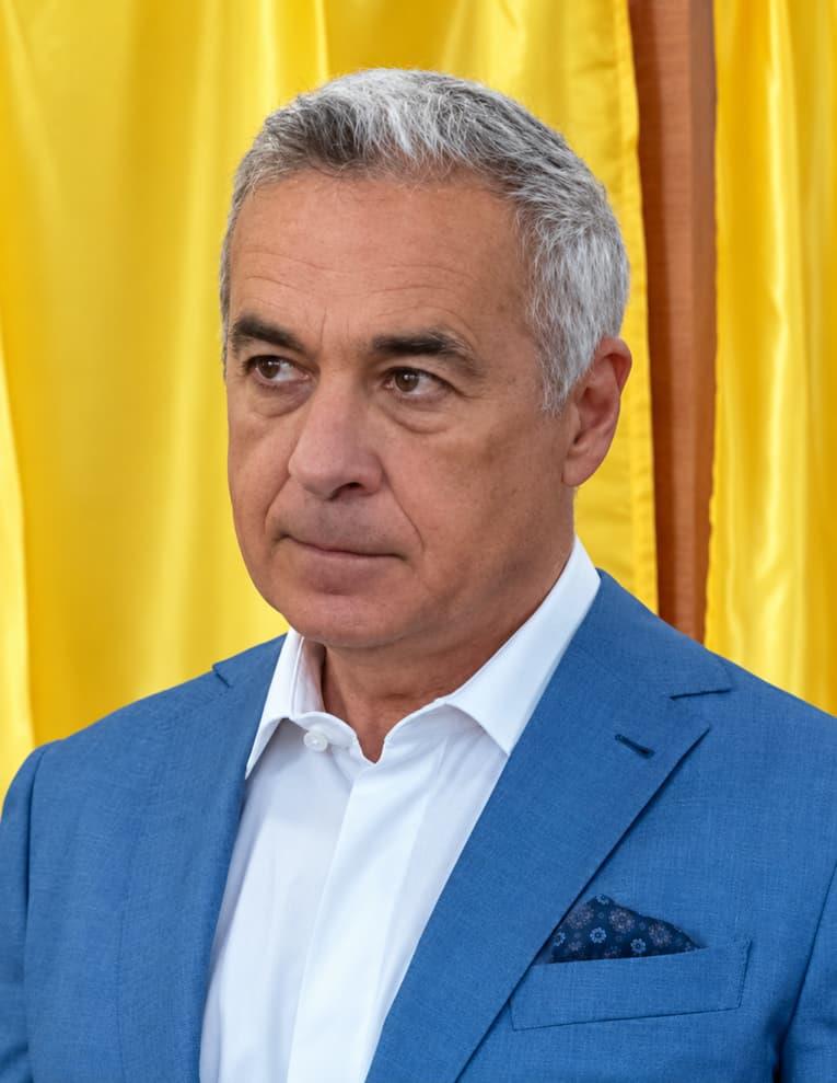 Романски екстремно десничарски политичар приведен поради измама, планирал и државен удар